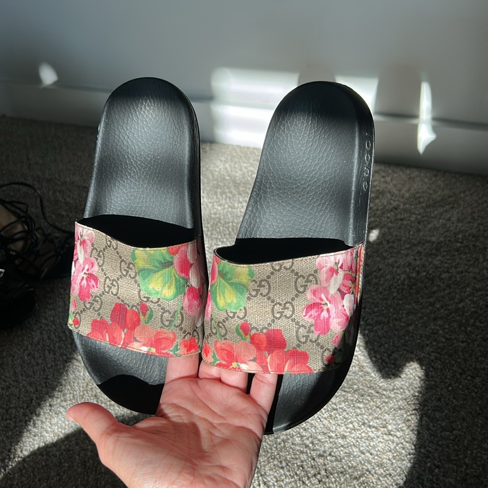 Gucci Women's Floral Slide Sandals - Black and Multicolor - Picture 2 of 3